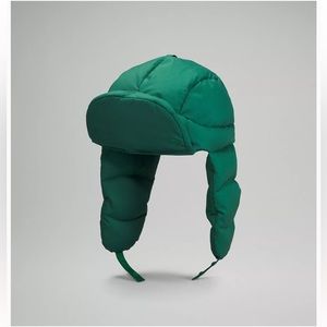 NWT Wunder Puff Trapper Hat in Everglade Green size Small/medium